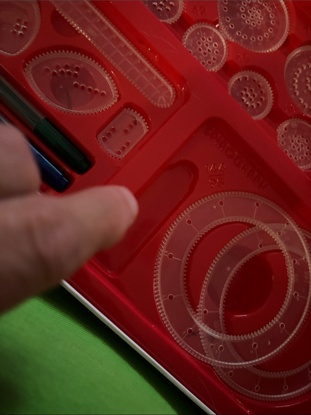 Spirograph Art Set - Multicolor Patterns - Picture 6 of 7